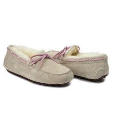UGG Dakota Sand