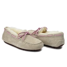 UGG Dakota Sand